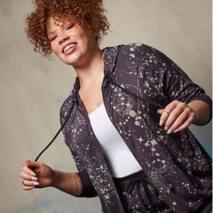 NWT! Torrid Lovesick - ZIP-UP HOODIE - SUPER SOFT SKULLS SPLATTER GREY